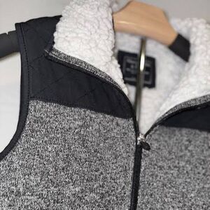 Abercrombie & Fitch Womens Sherpa-Lined Grey/Black Vest S